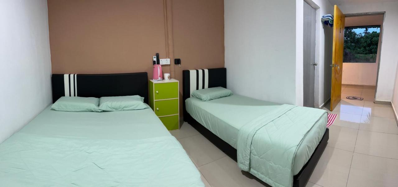 Sungai Endau Bilik Homestay Kuala Rompin Exteriör bild
