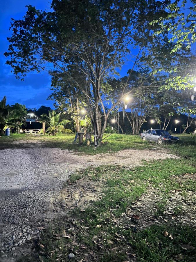 Sungai Endau Bilik Homestay Kuala Rompin Exteriör bild