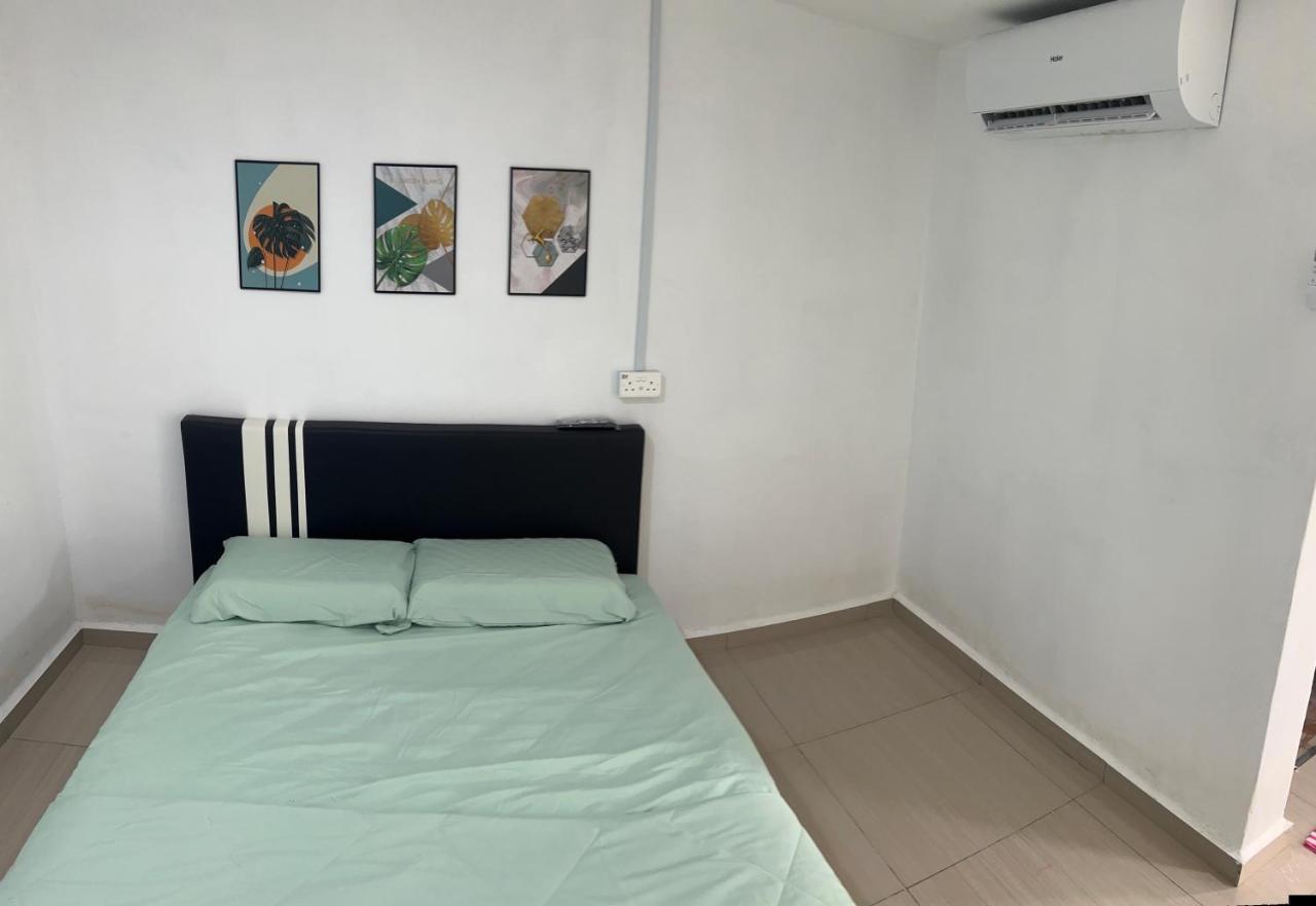 Sungai Endau Bilik Homestay Kuala Rompin Exteriör bild